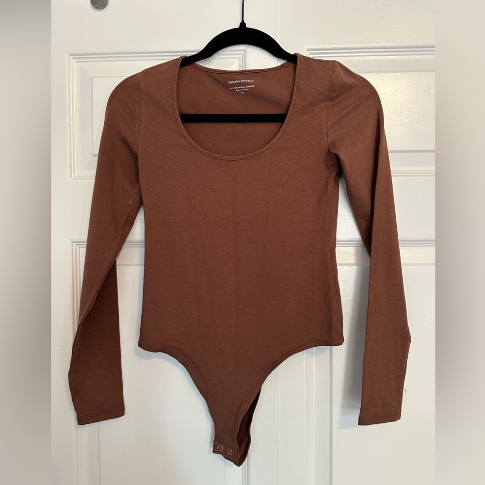 Banana Republic Brown Scoop-Neck Long Sleeve Bodysuit